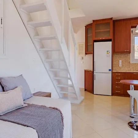 Elegant Penthouse With Sea View 公寓 阿尔戈斯托利翁