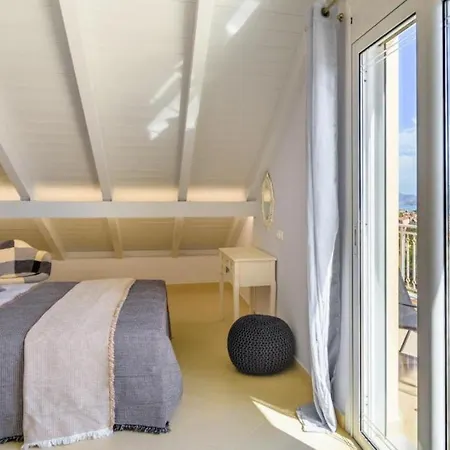Elegant Penthouse With Sea View Apartment *